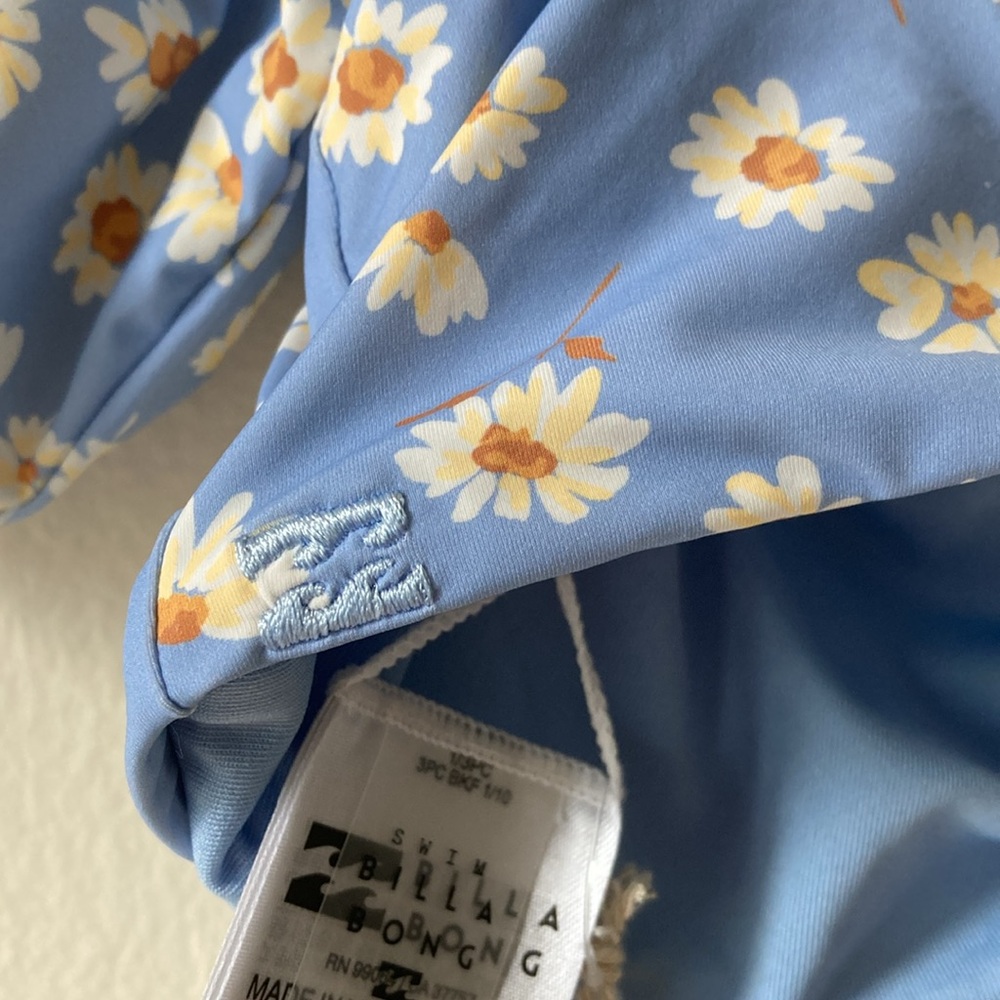 NWT Billabong Blue Floral Tie-Front Bikini Top - Picture 11 of 12